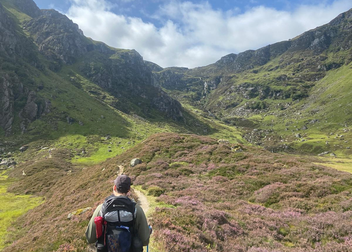 Weekend Munro Bagging in sunny Scotland, with an overnight summit camp